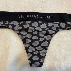 Black with grey leopard print VS thong, NWT